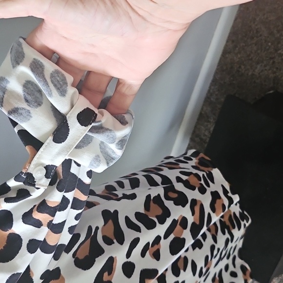 LuLaRoe Valentina Leopard Print Button Down Blouse - Picture 6 of 14